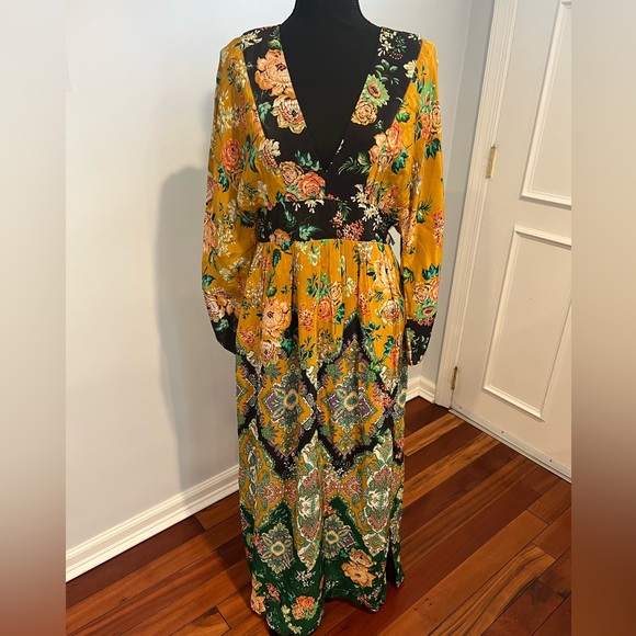 Anthropologie Printed V-Neck Maxi Dress - Picture 7 of 16